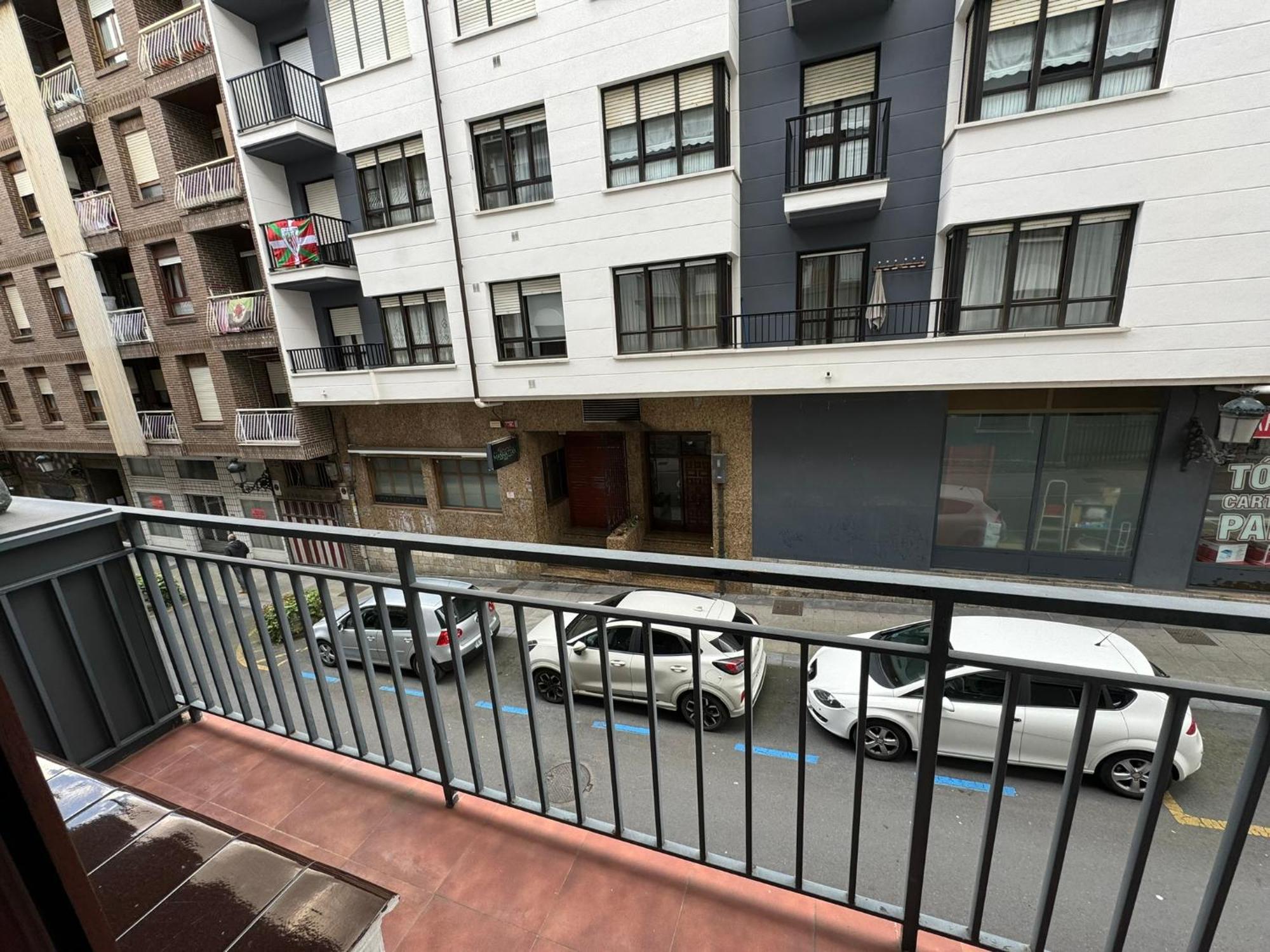 Byandreea Apartaments Etxebi Guernica y Luno Ngoại thất bức ảnh