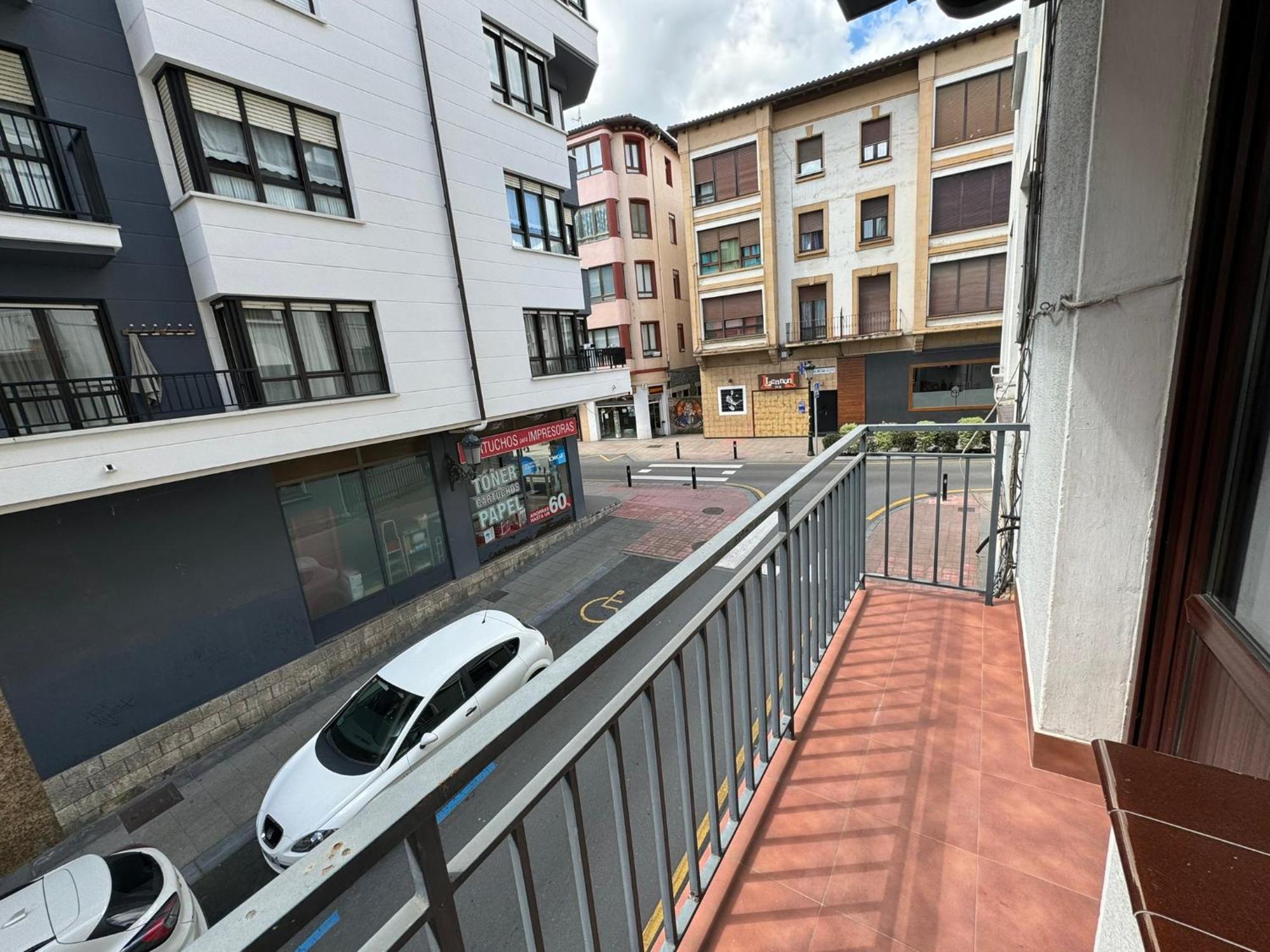 Byandreea Apartaments Etxebi Guernica y Luno Ngoại thất bức ảnh